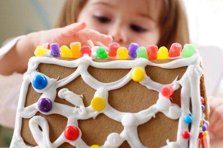 This holiday season, Gaylord visitors will decorate over 6,000 square feet of gingerbread!