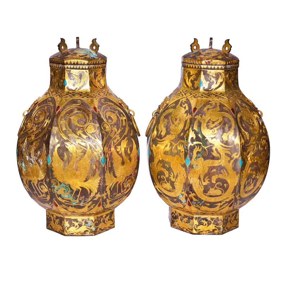 A pair of ancient gold zun with diamond dhips expected to bring $1.5M at Gianguan Auctions on December 10th.