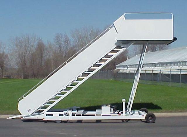 PS-813PAR Towable Passenger Stairways