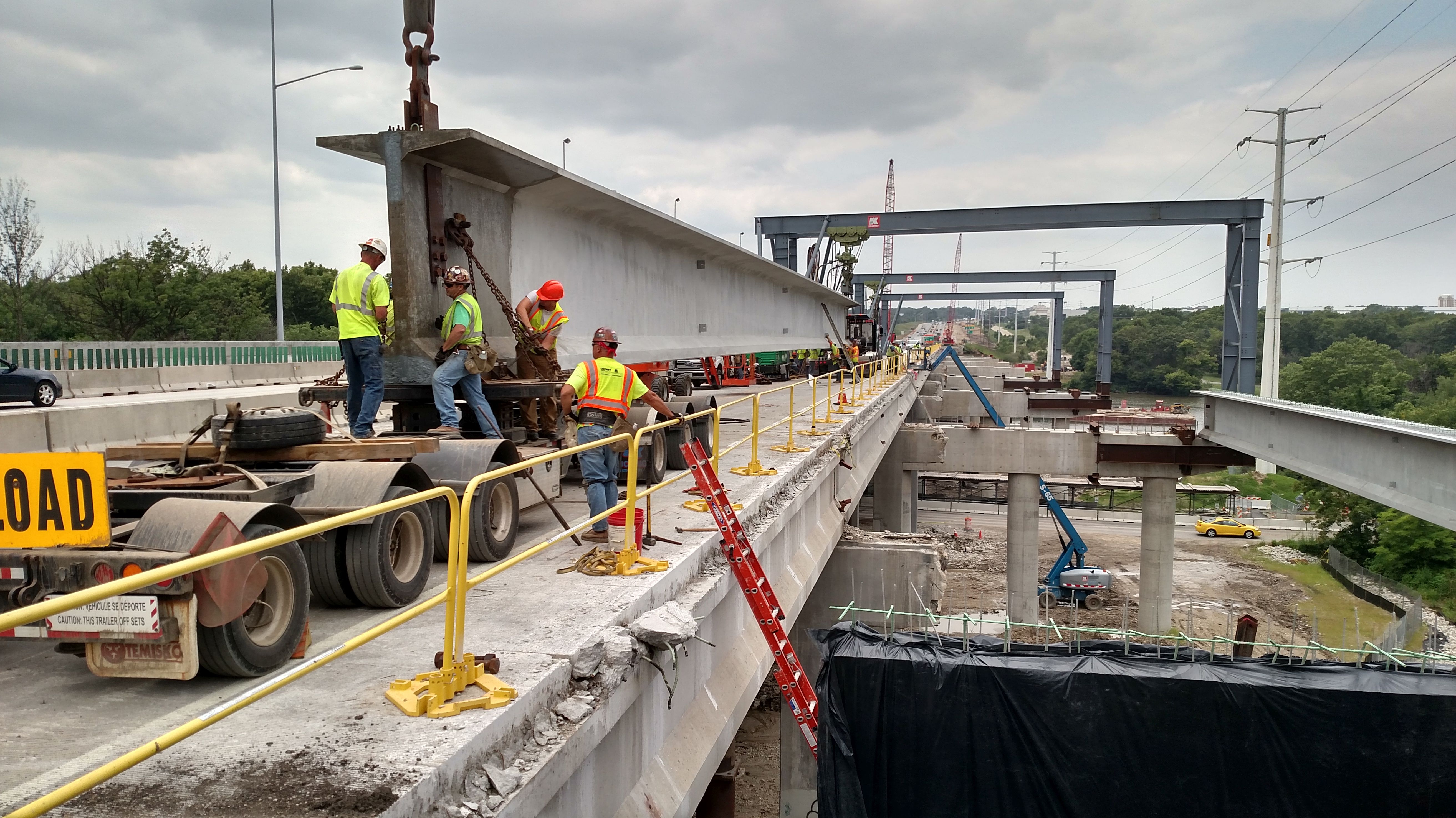 Bridge gantry system