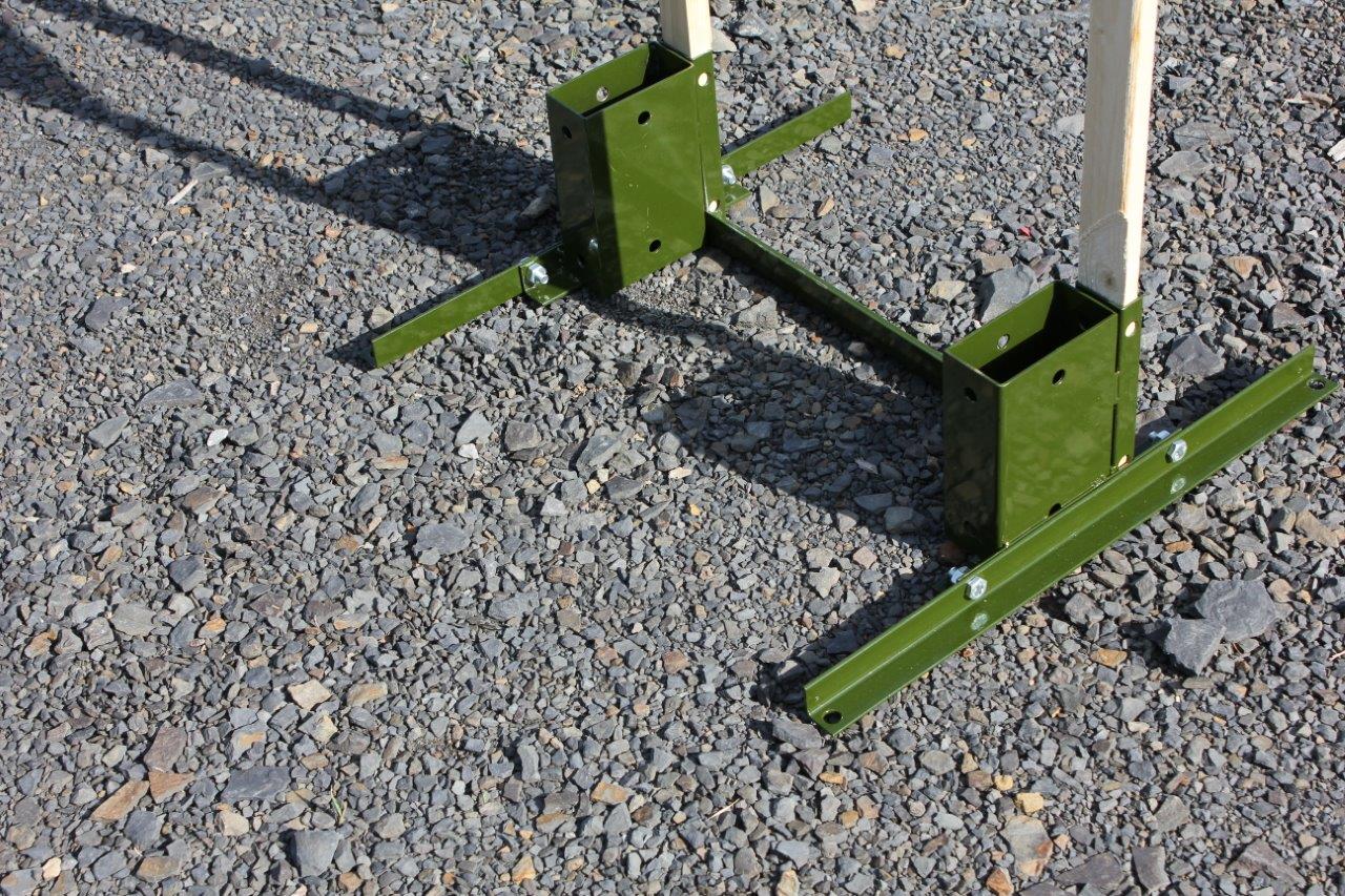 The Target Hound has deep sockets for either 1x2 or 2x4 uprights