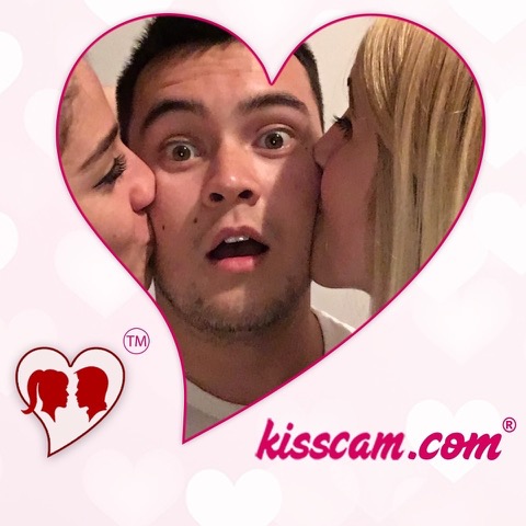 a real KissCam moment !!