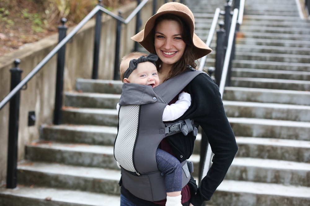 Beco 8 combines multiple features in one baby carrier to create a luxury babywearing experience for adults and children to be worn in all seasons.