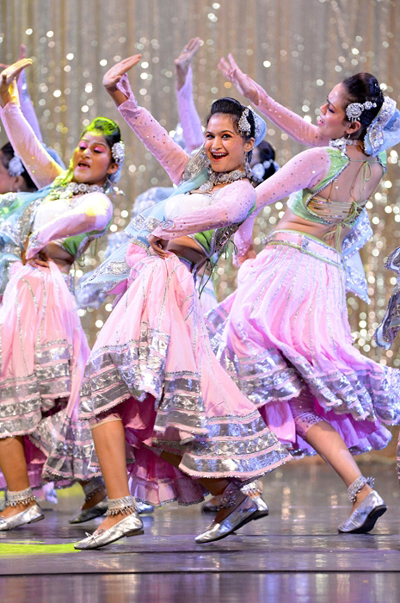 Taj Express-The Bollywood Musical Revue at SMDCAC on Sun., March 5 at 4 PM