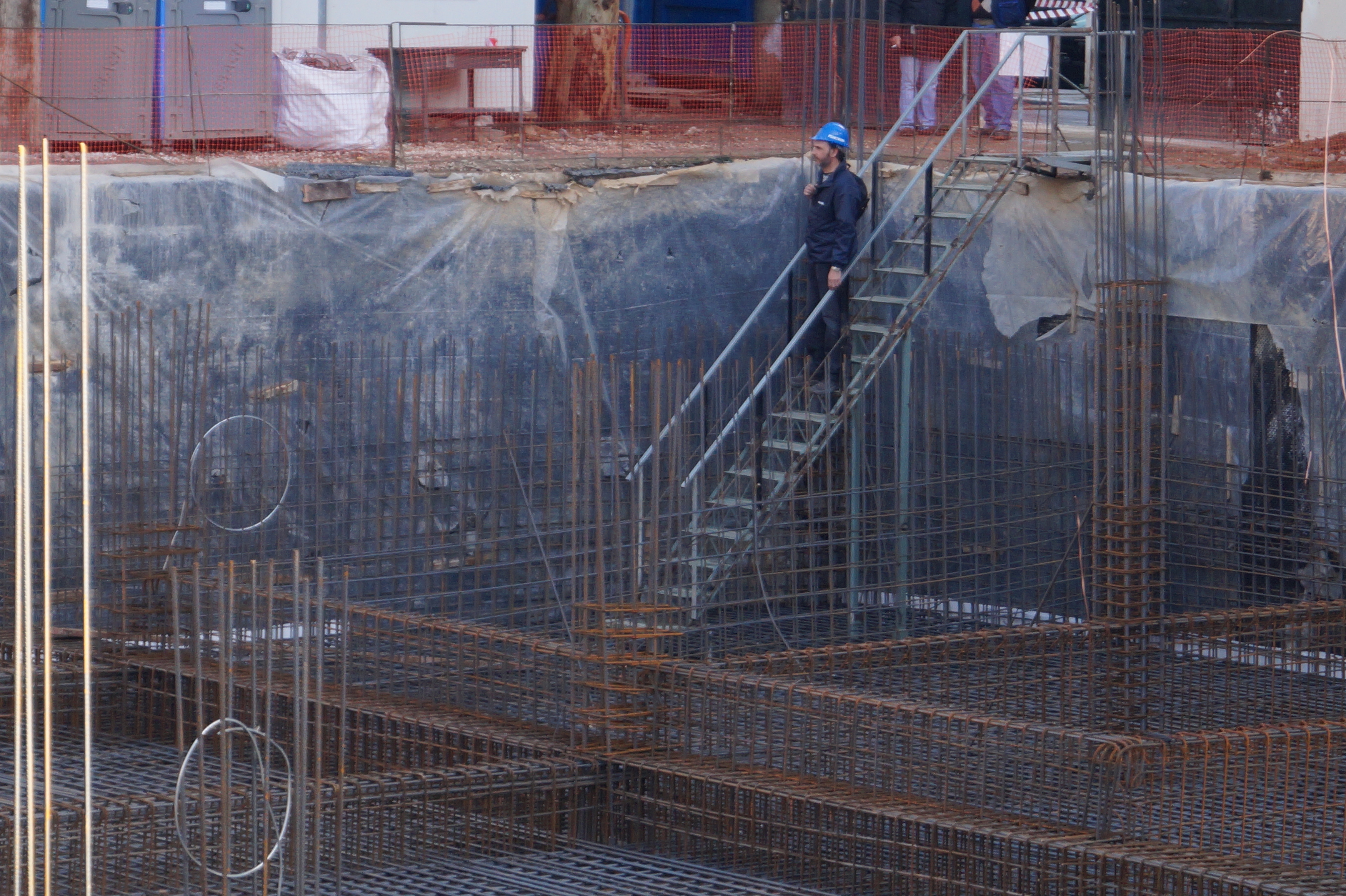 PENETRON on call: Before any concrete is poured, a technical support specialist from PENETRON Hellas inspects the construction site to help ensure the best possible results.