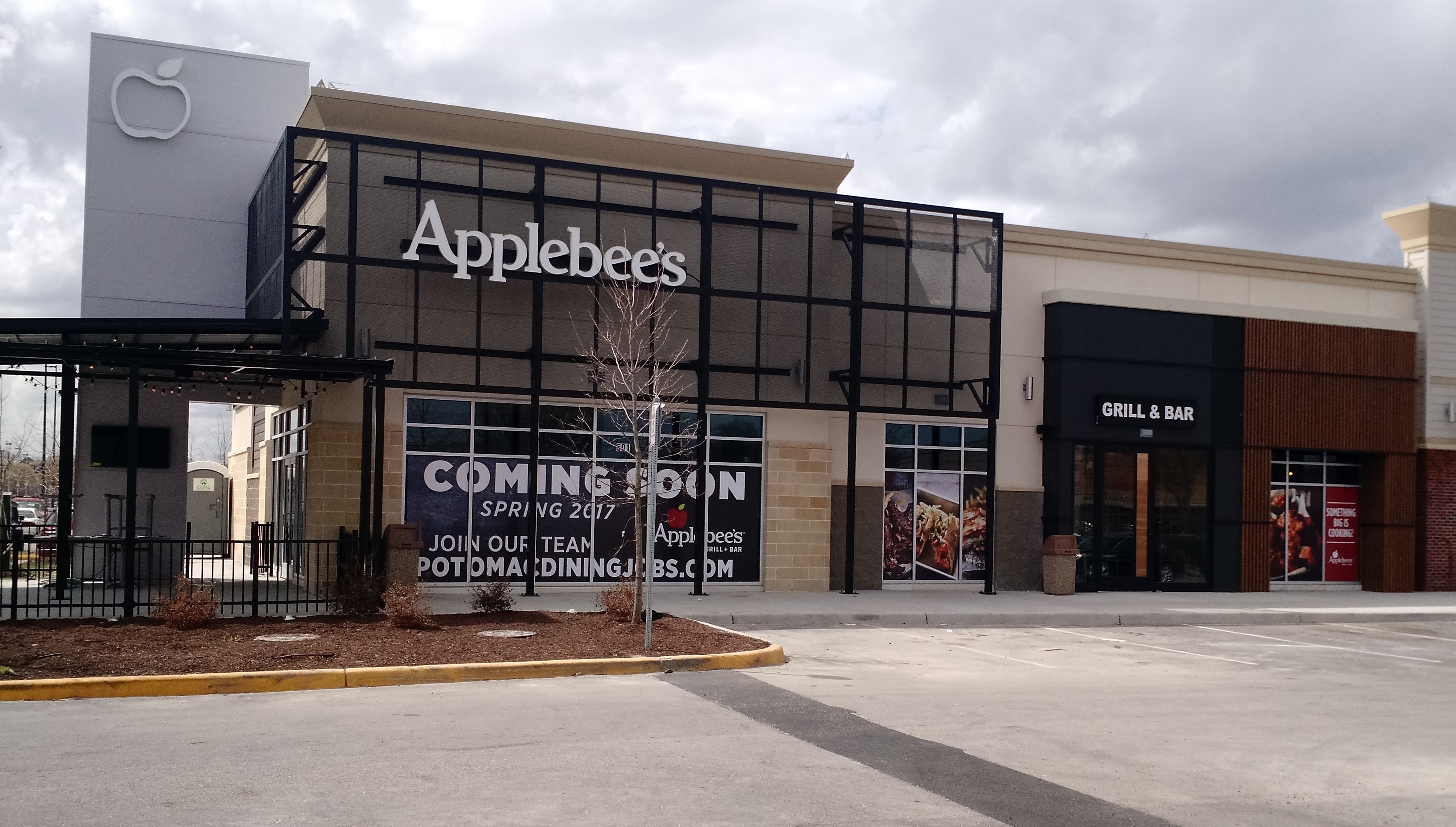 Applebee’s Reinvents Casual Dining Atmosphere With Grand Opening Of ...