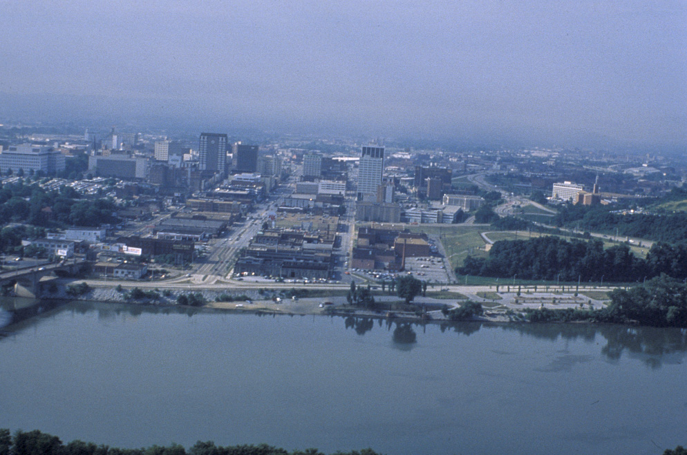 Downtown Chattanooga and Riverfront prior to the Tennessee Aquarium