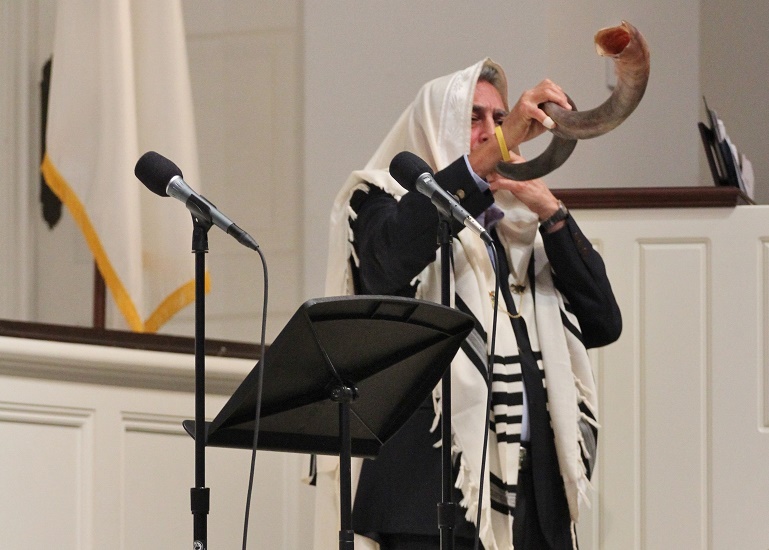 A shofar call to repentance and remembrance