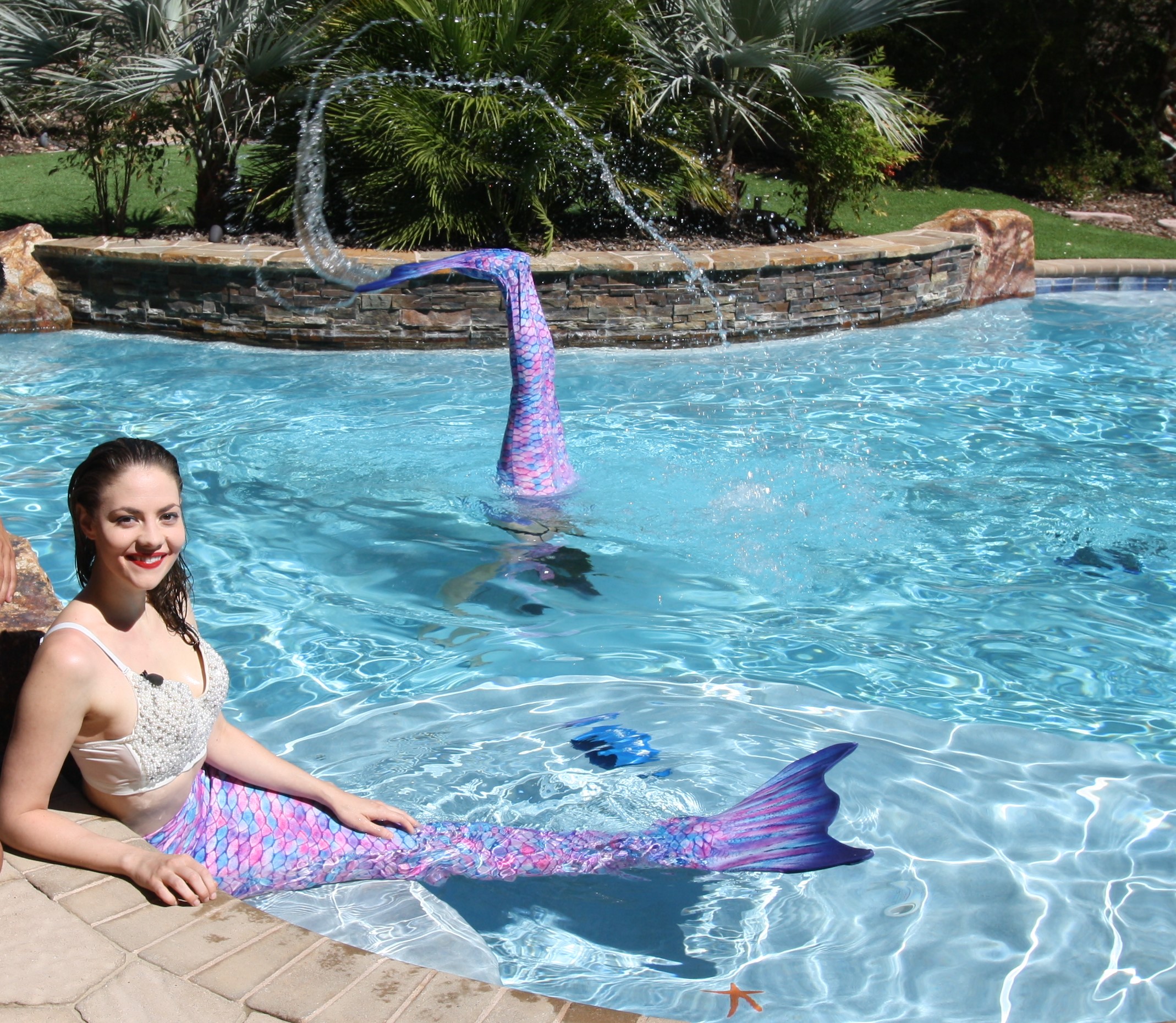 Anna Yatsko a Professional Mermaid and Aquatic Performer.