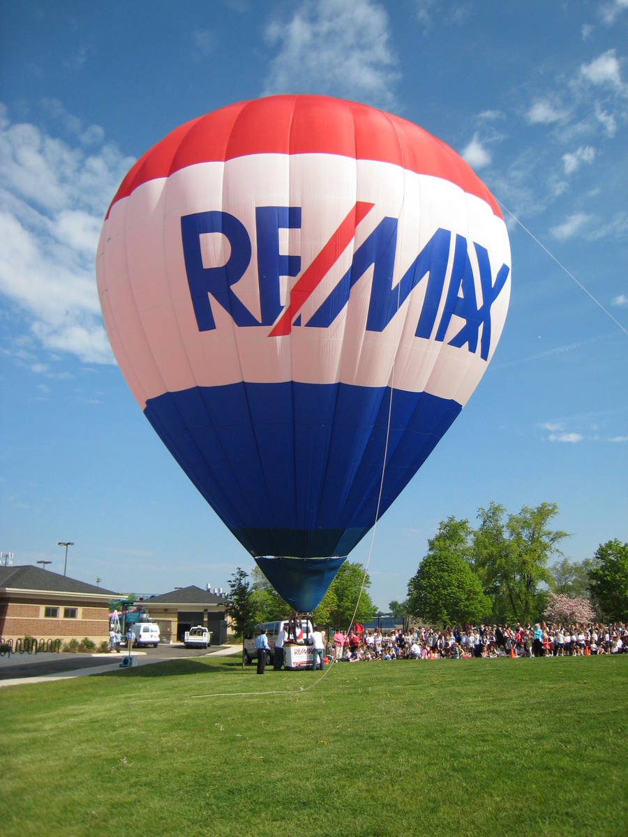 RE/MAX Hot Air Balloon draws a crowd.