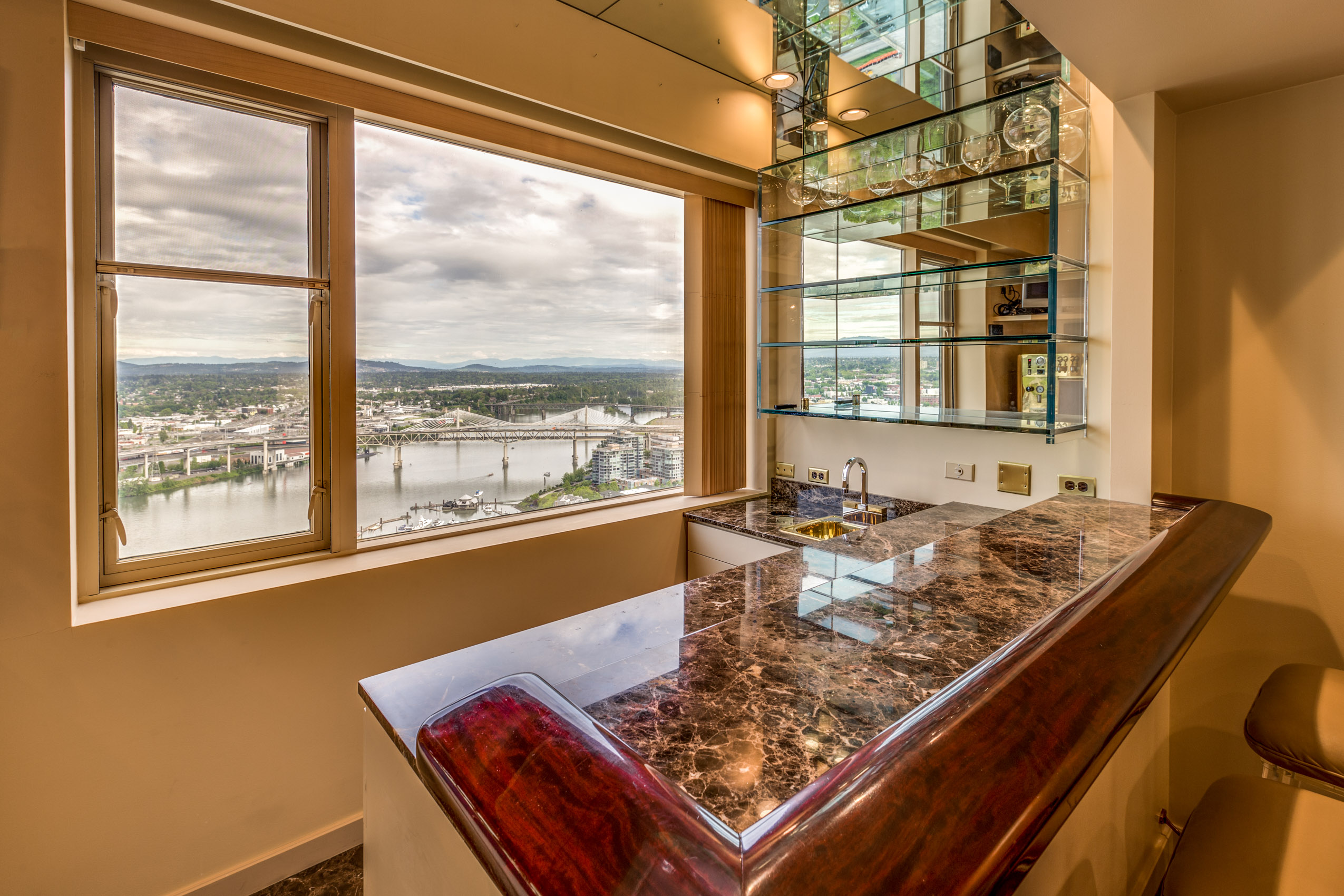 Gorgeous new penthouse listing in KOIN Tower, Portland, Oregon