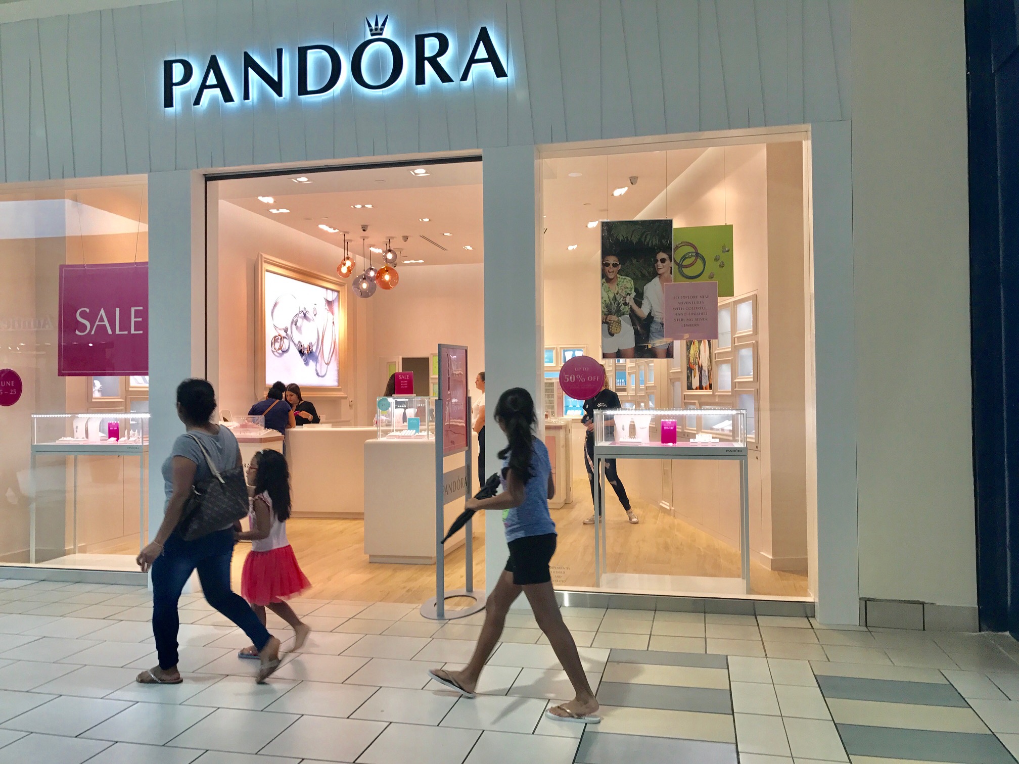 Pandora at Southland Mall