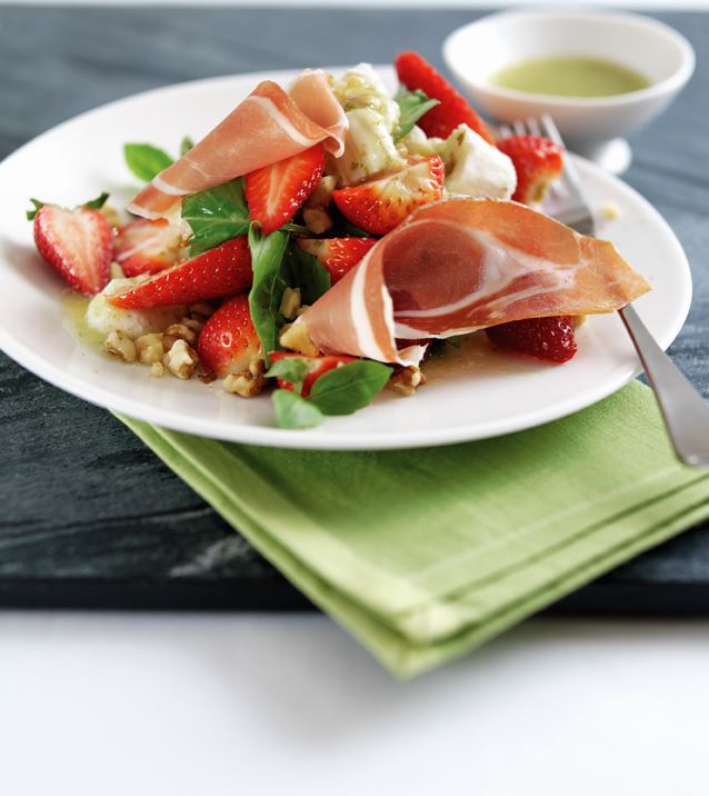 Parma Ham, Strawberry and Mozzarella Salad with Kiwi-Lime dressing