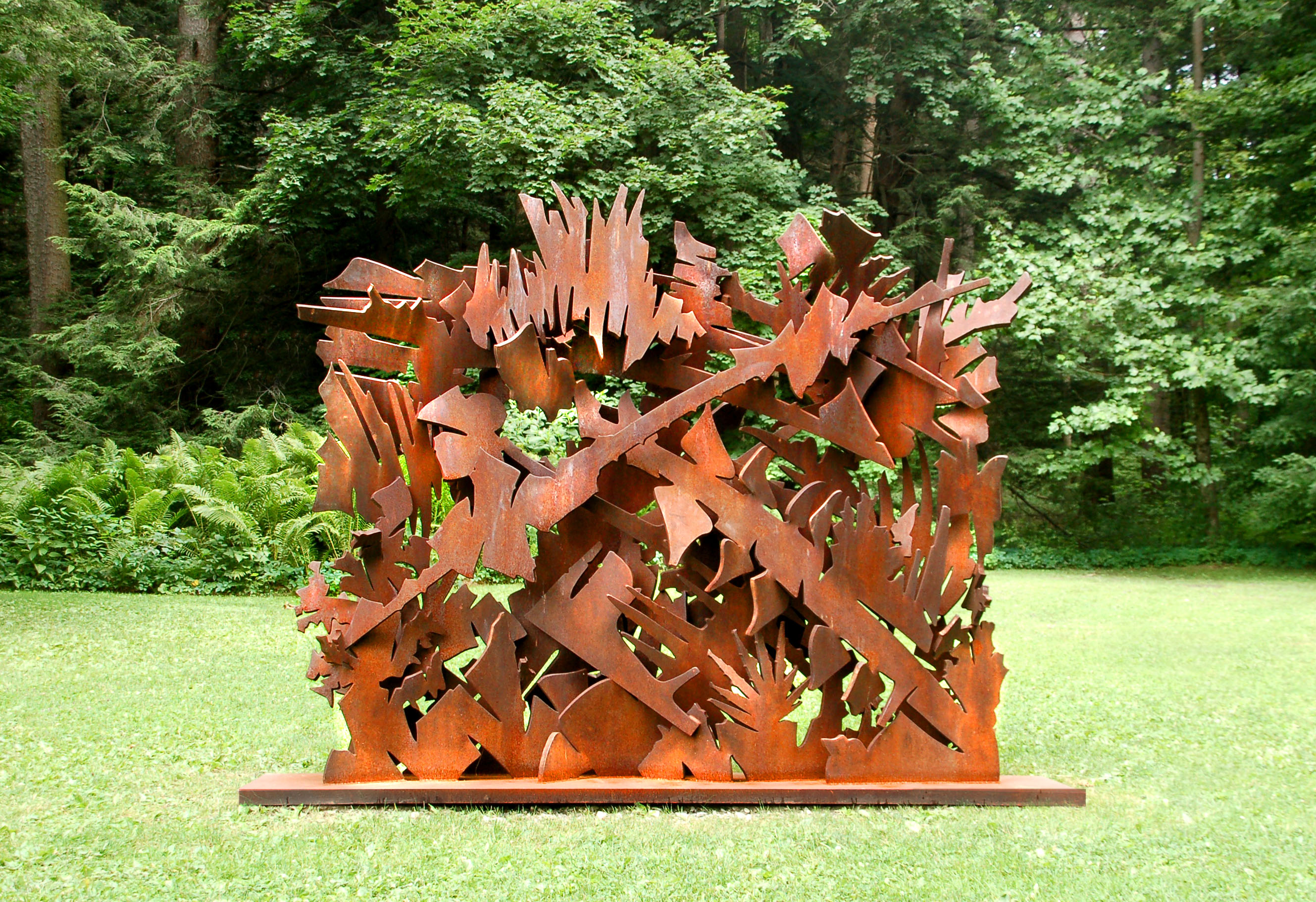 Albert Paley - Interlace, 2003, weathering steel, 91.5 x 120 x 25.5 inches