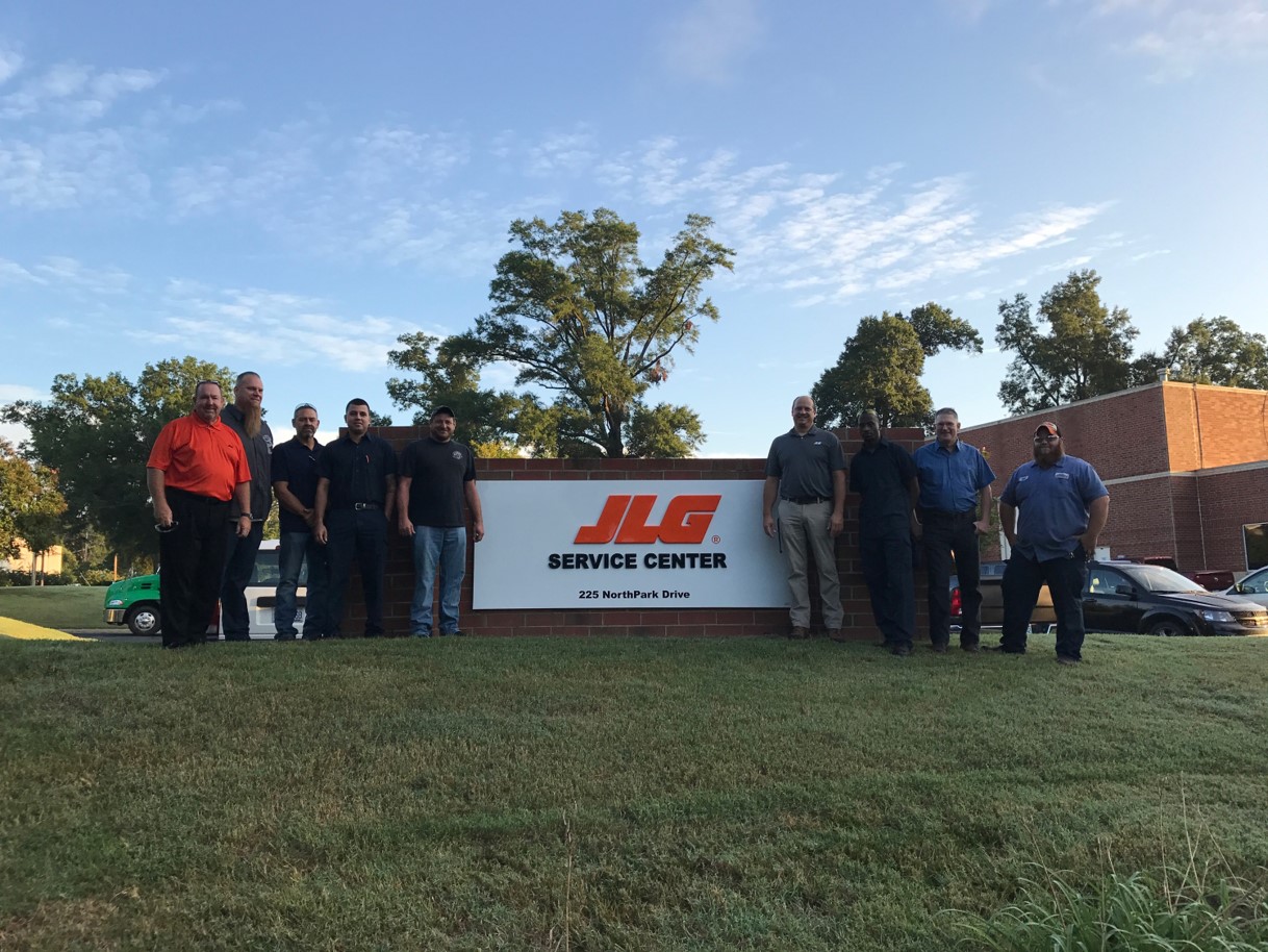 The Charlotte-area JLG Service Center team at the recently opened facility at 225 NorthPark Drive, Rock Hill, South Carolina.