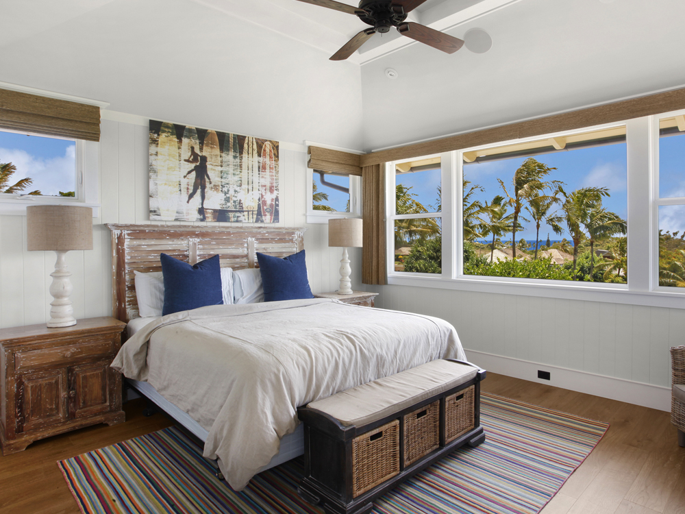 Suites feature amenities like outdoor shower, private bath and lanai.