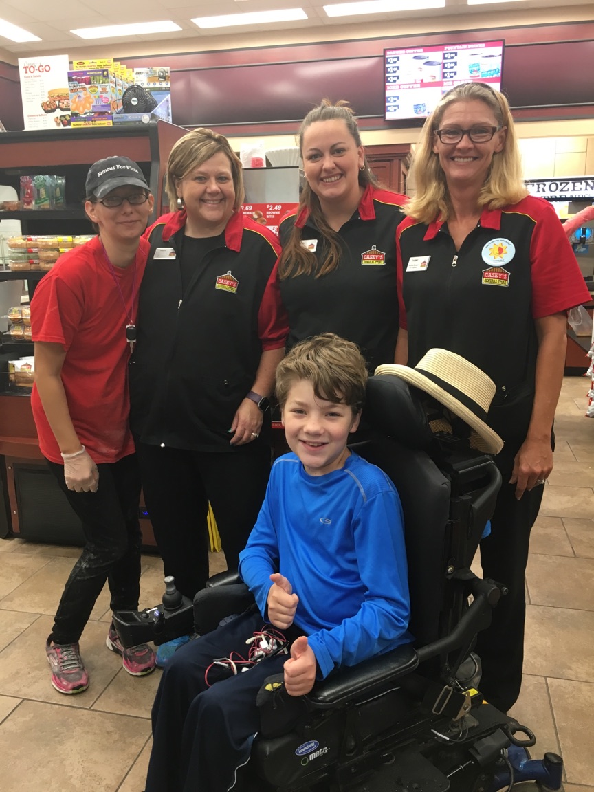 MDA Ambassador Quinn visits Casey’s Store 3513 in Bell Plaine, Iowa on a family road trip.