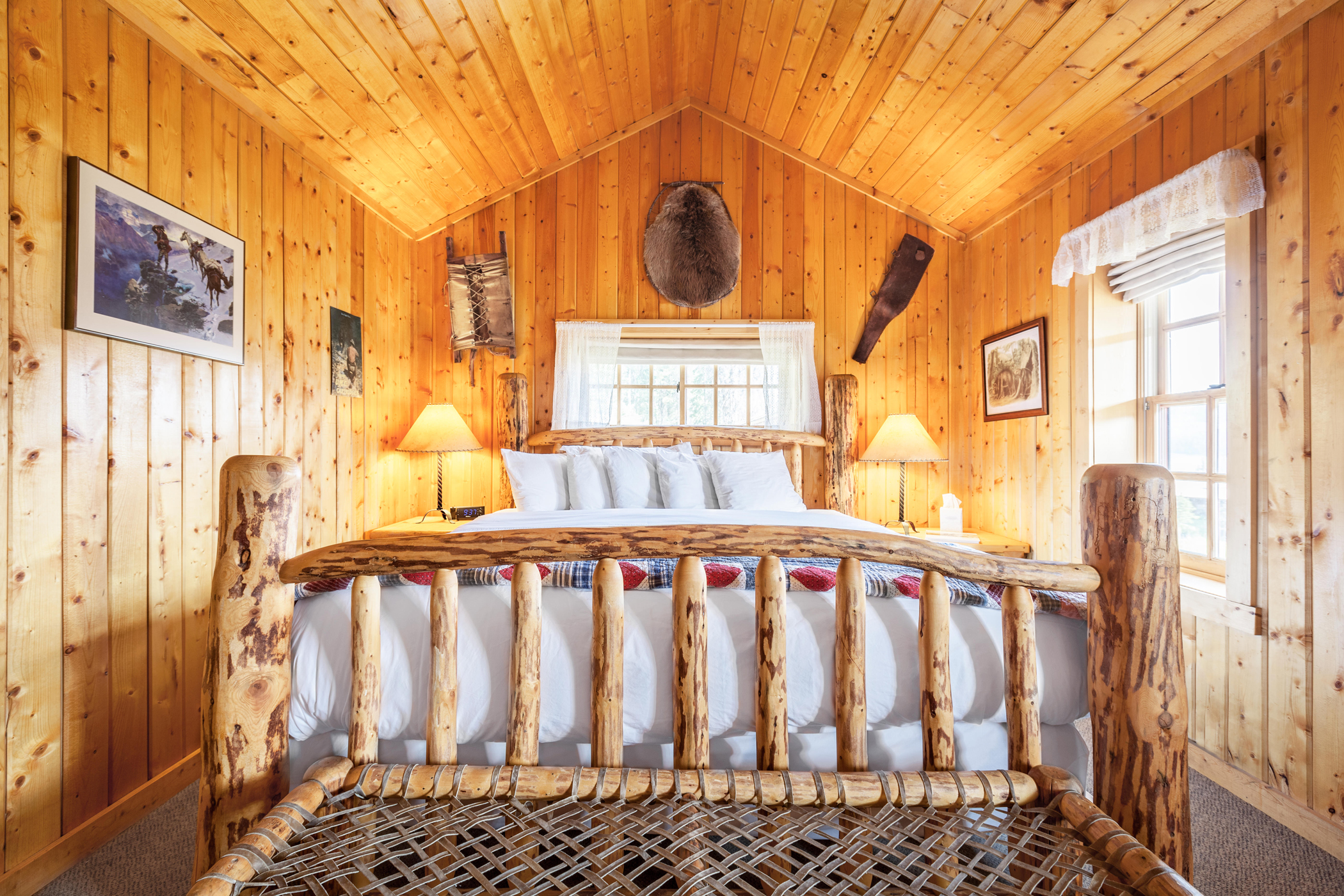 The guest suites and cabins at Brooks Lake Lodge feature goose down bedding, cozy robes and great views of Wyoming’s surrounding nature-filled landscape.