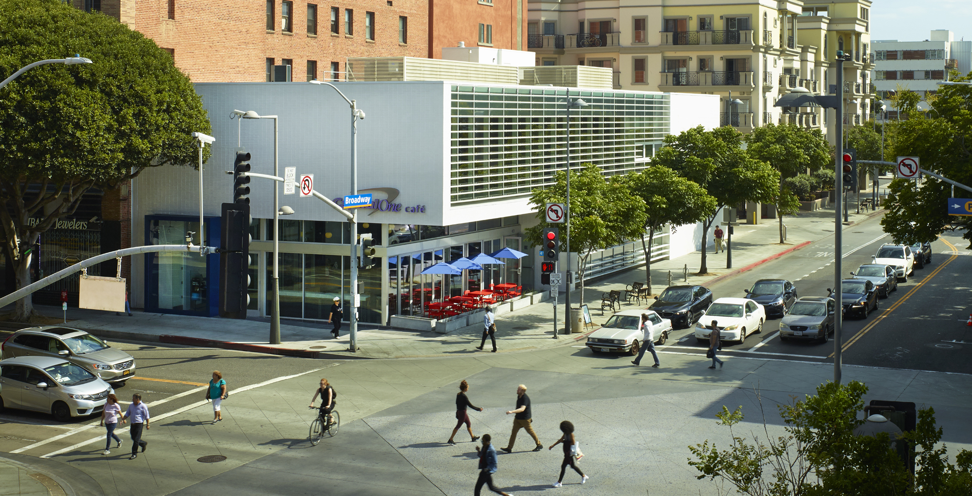 Sleek, modern Capital One Cafe  designed by Santa Monica firm Gwynne Pugh Urban Studio