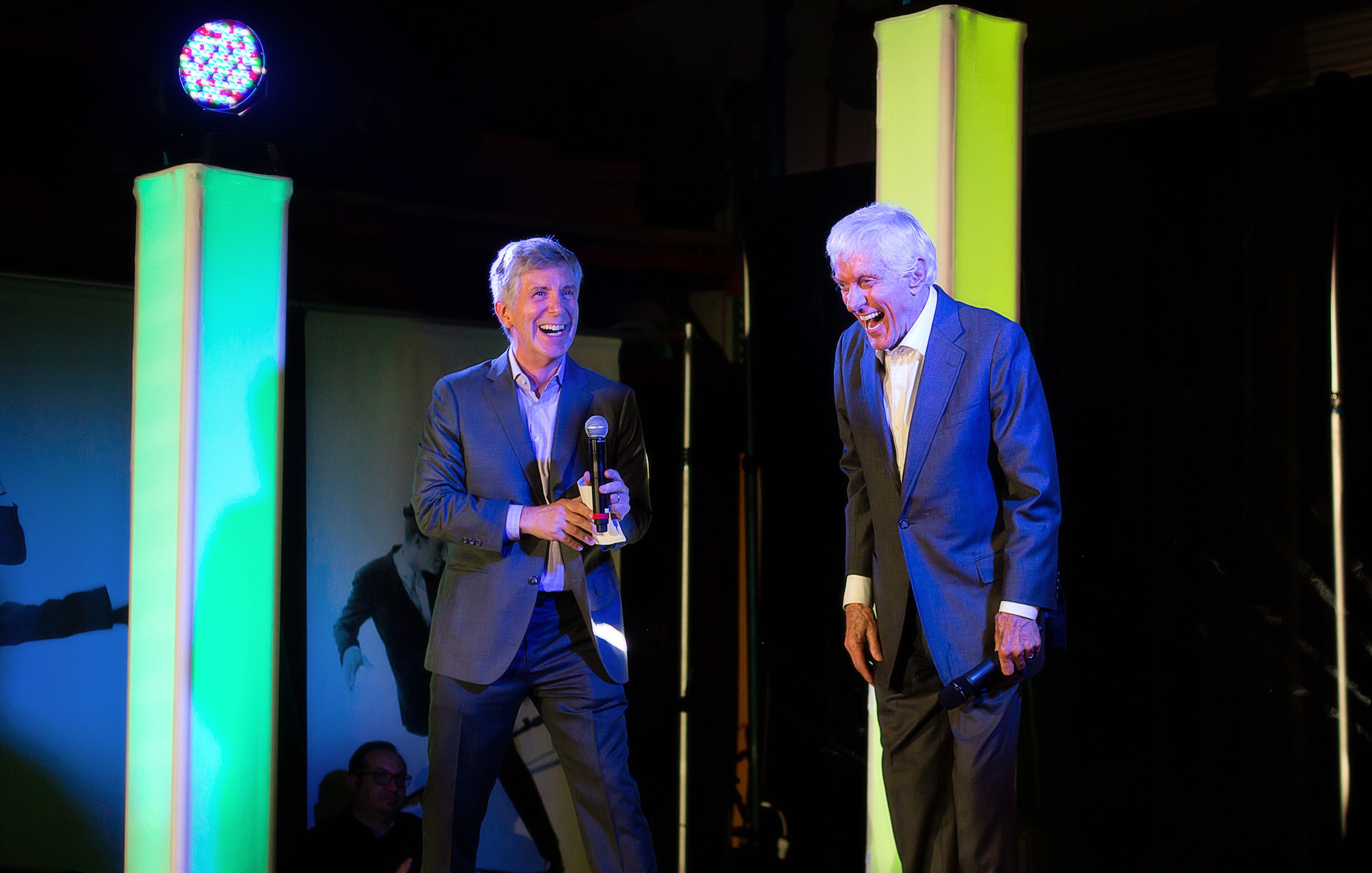 Tom Bergeron (L) and Dick Van Dyke share a laugh (photo by Laura Johansen/Alaura Imagery and Design)