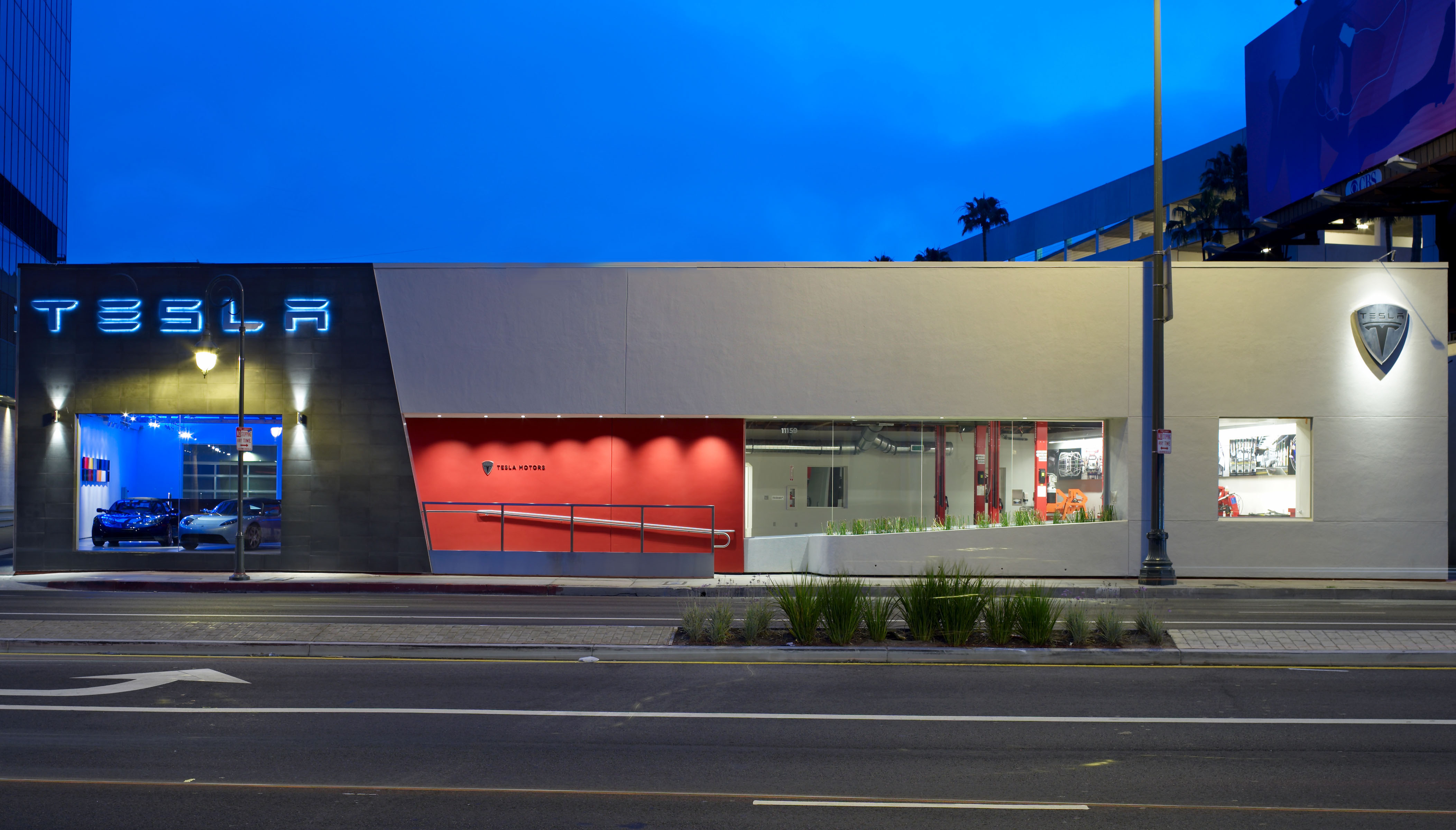 Tesla Showroom. Los Angeles, CA