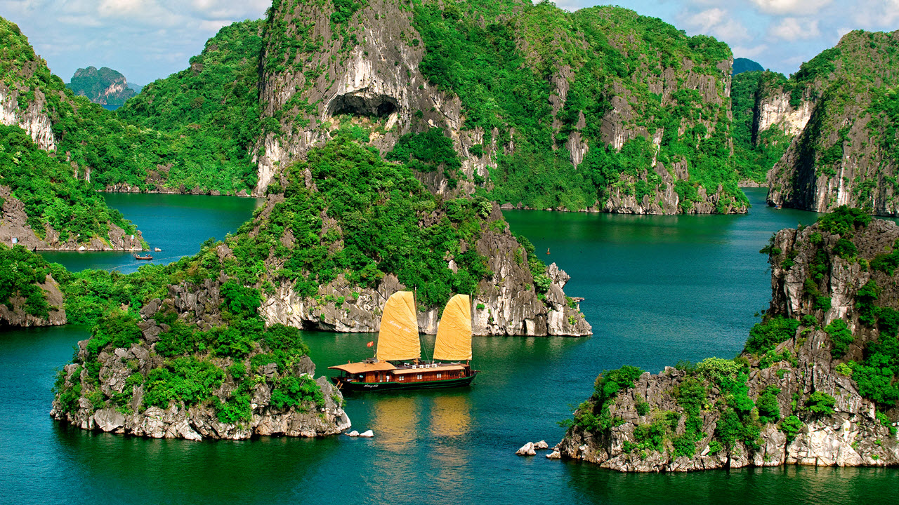 Halong bay Vietnam Cruises