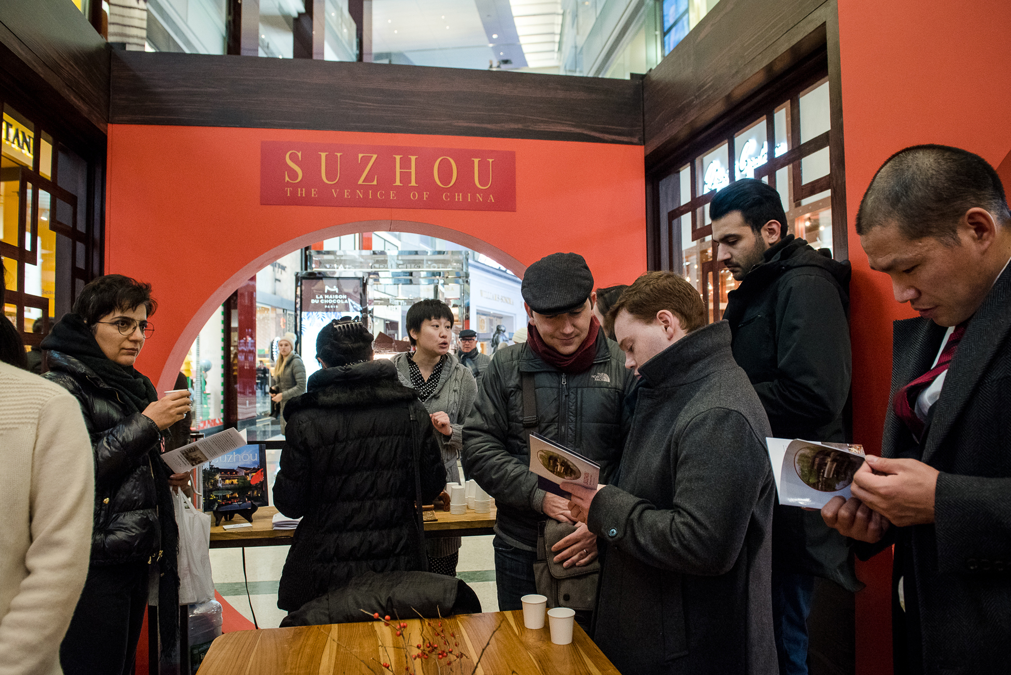 Consumers stop by to try Suzhou’s famous Biluochun Tea and learn about the destination, also known as the “Venice of China”