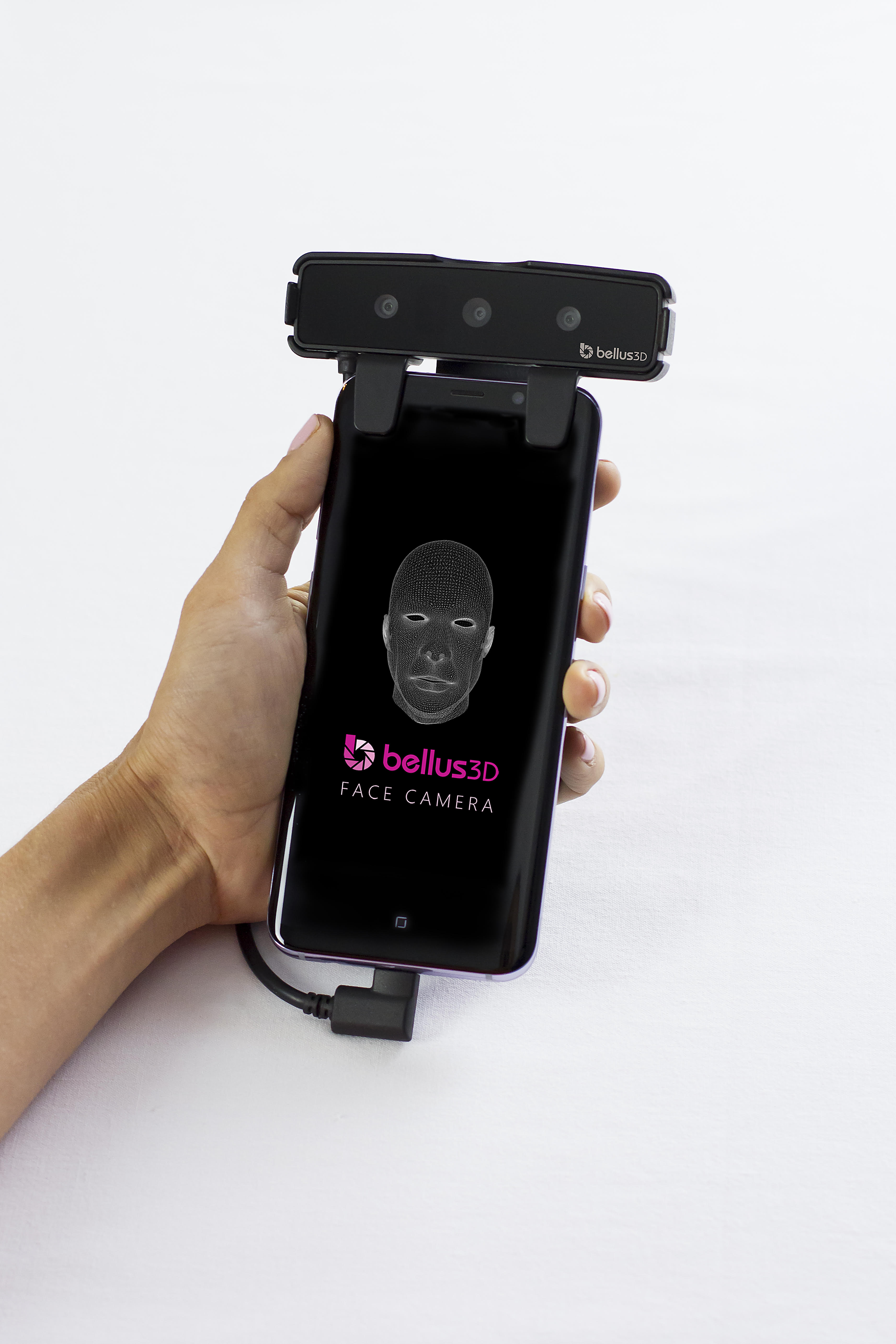 Bellus3D Face Camera Pro with phone photo
