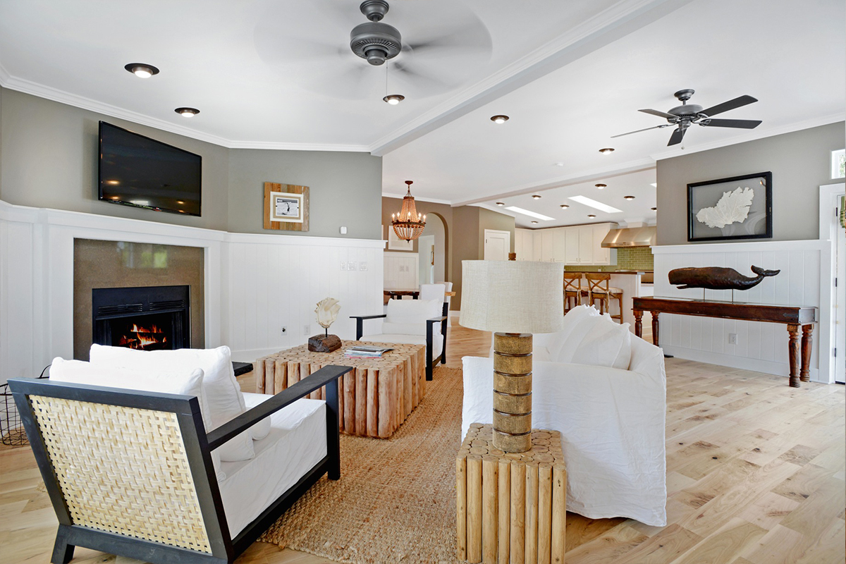 Mobile Homes on Main - Living Room Interior