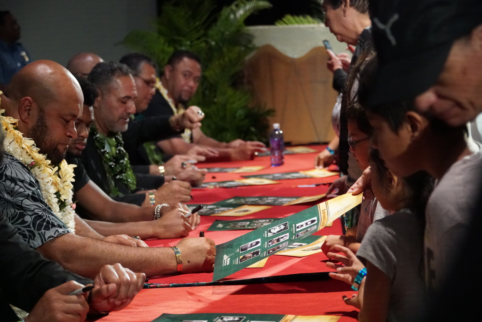 Autograph session with the inductees and the community