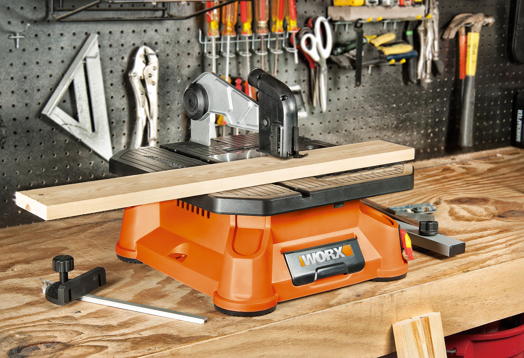 The WORX BladeRunner is ideal for a wide range of woodworking and home improvement projects.