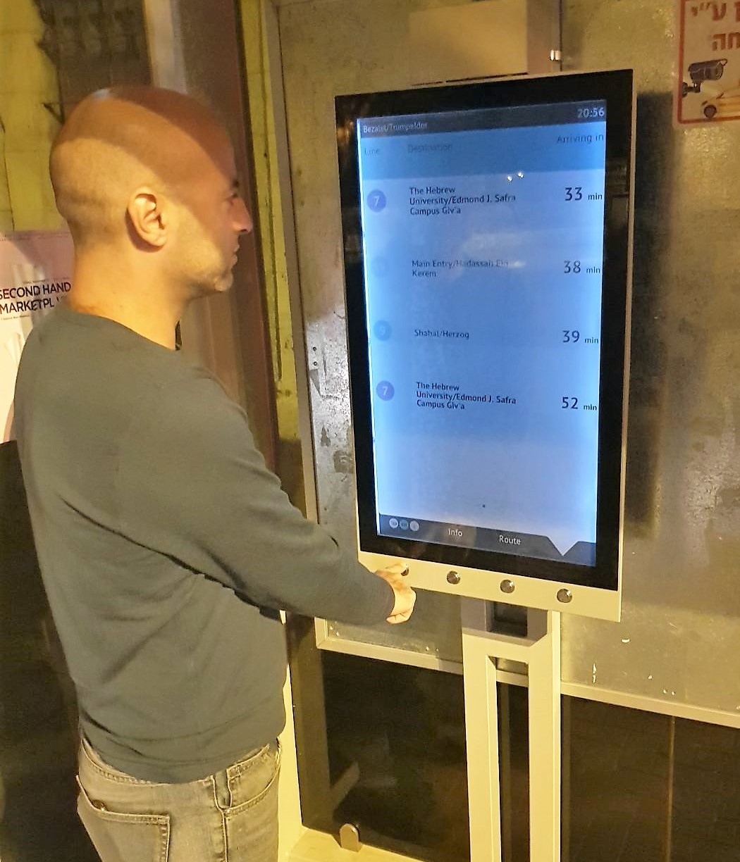 Papercast E-Paper Bus Stop Displays Are Transforming RTPI in Jerusalem