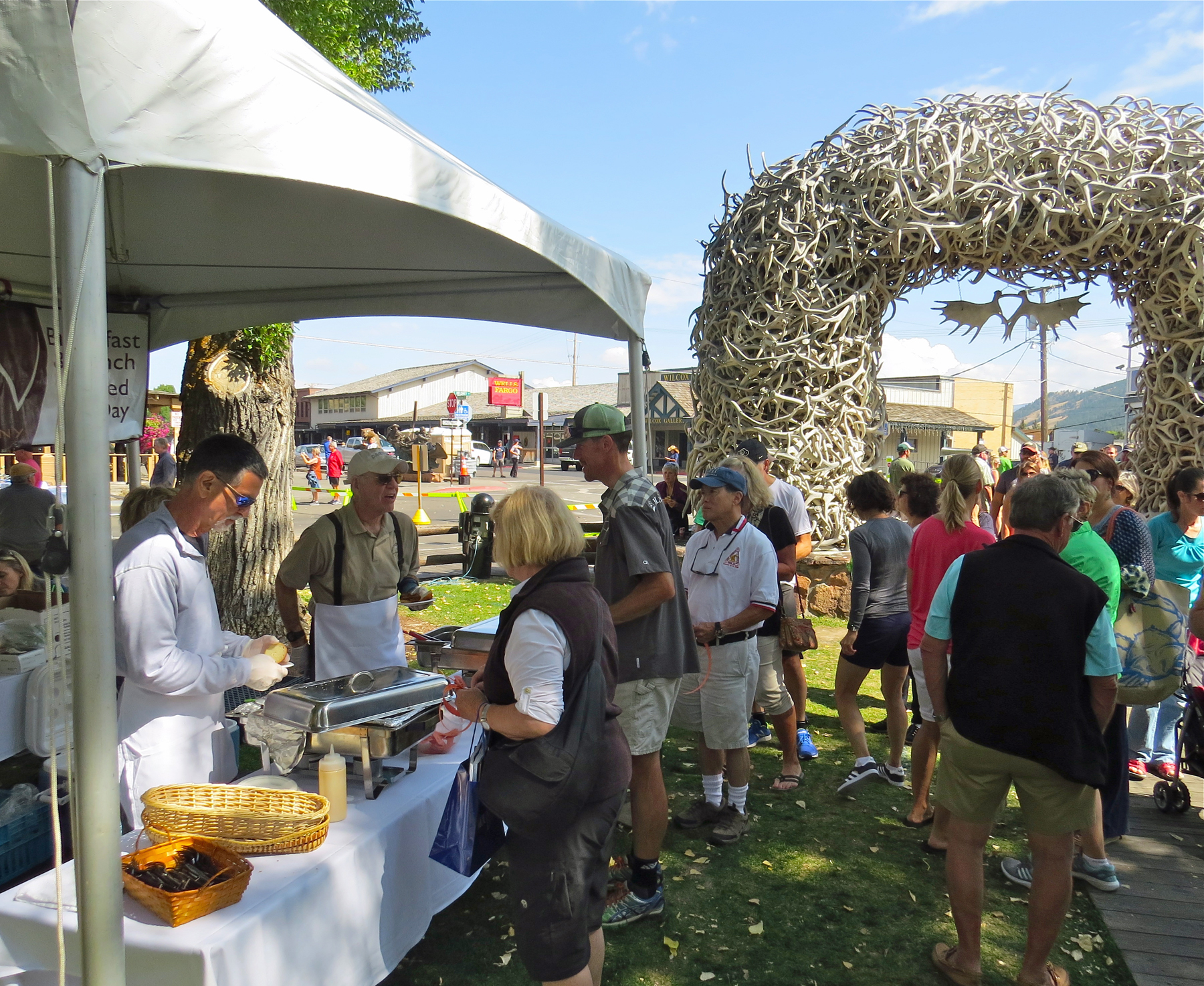 The Taste of the Tetons event takes place on Jackson Town Square each year, attracting foodies of all ages to taste local chefs’ best-of-the-West culinary creations in an open-air tasting fair.