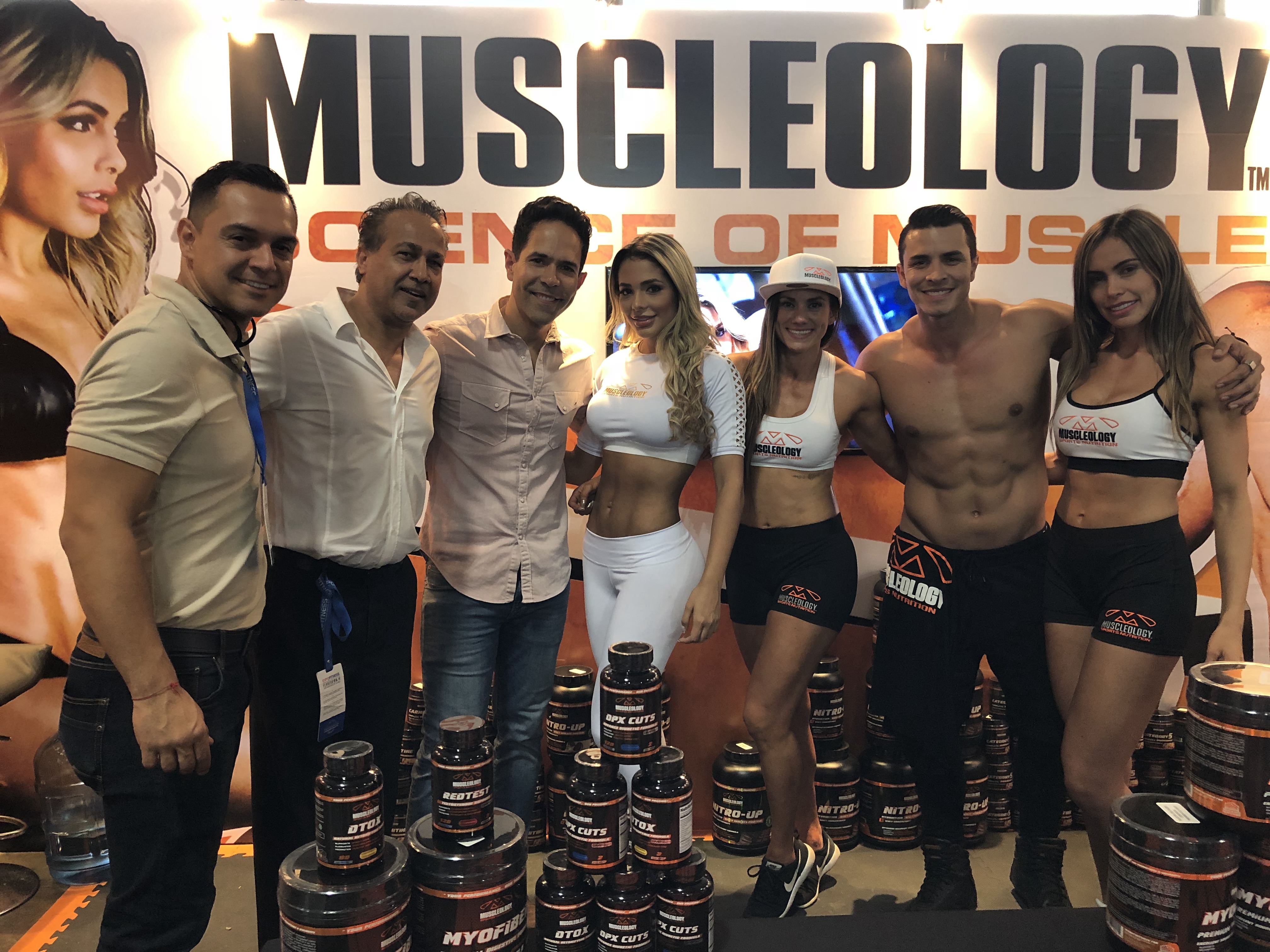 Team Muscleology takes on Colombia at the Expo Fitness 2018