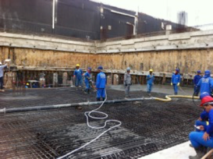 Getting mix right: Work begins on the new foundation slab of the three-floor addition to the Iguatemi Fortaleza Mall. Adding PENETRON ADMIX to the concrete mix helped counter a high water table.