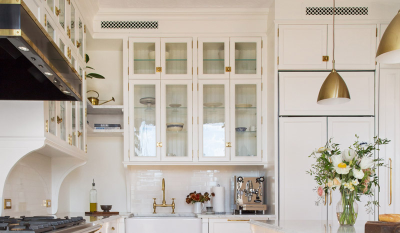 Bendheim’s Restoration Glass® in the kitchen cabinets of this 19th century landmark residence.