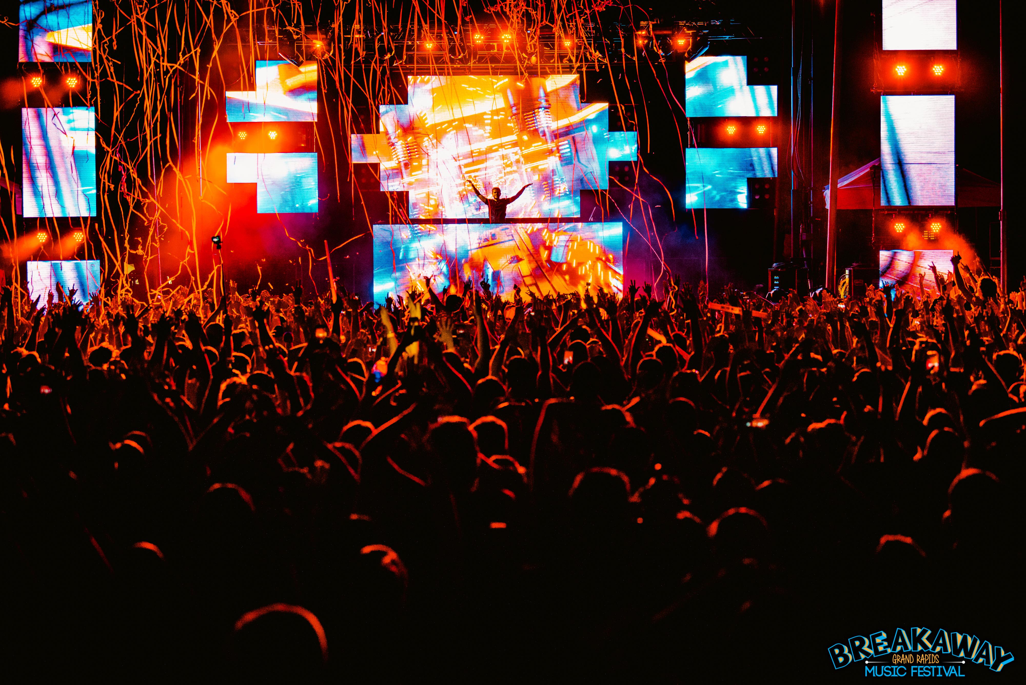Crowd during Zedd's 2017 performance at Breakaway Music Festival Michigan. Photo by Tyler Church.