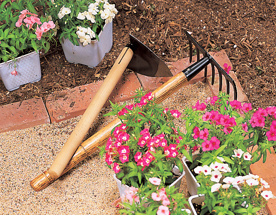 If the Mothers on your list are gardening enthusiasts or just plant a few flowers each spring, they will welcome the gift of a good gardening tool from Japan Woodworker.