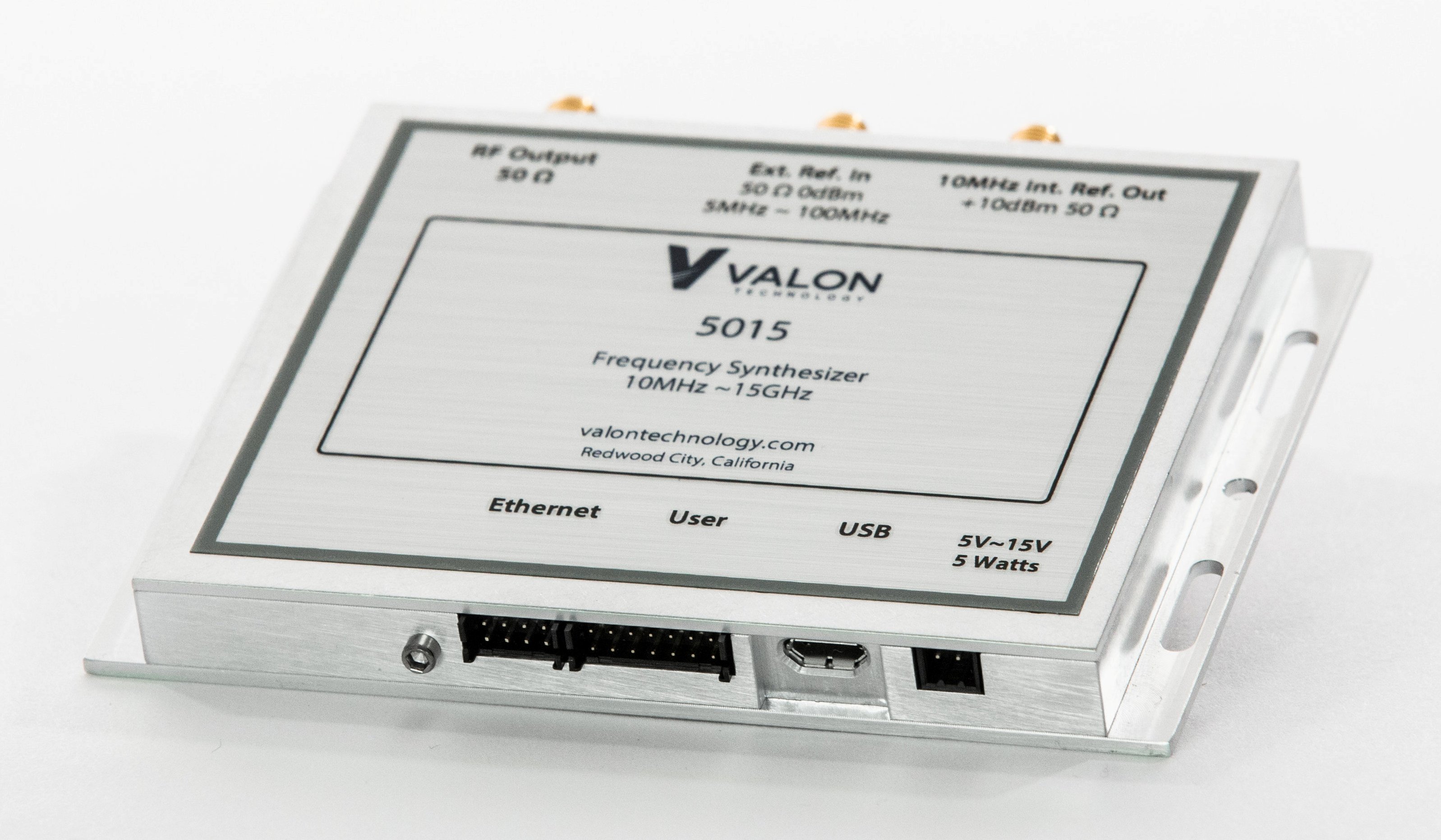 The Valon 5015 features versatile communication interfaces: USB, Ethernet, SPI, and TTL Serial.