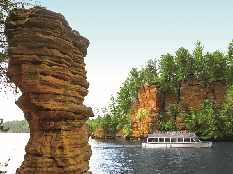 Rock outcroppings highlight the unique scenery in Wisconsin Dells.