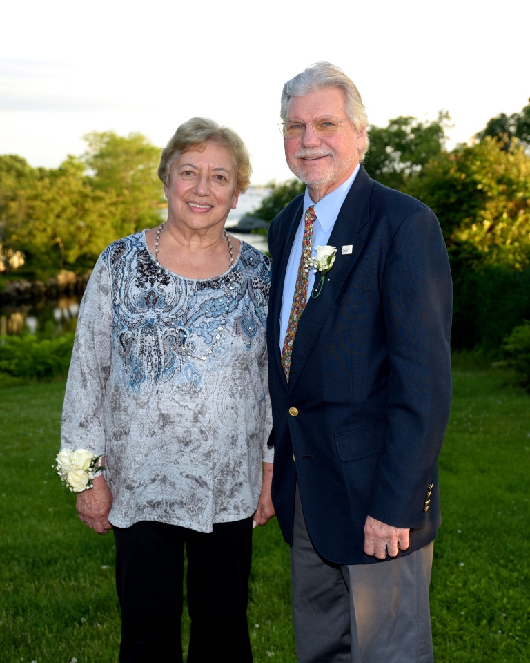 L-R: Event honorees Jackie Logozio, Building Futures Awardee, and Richard P. Swierat, Lifetime Achievement Awardee, at The Arc Westchester’s 18th Annual Golfing for Kids outing.