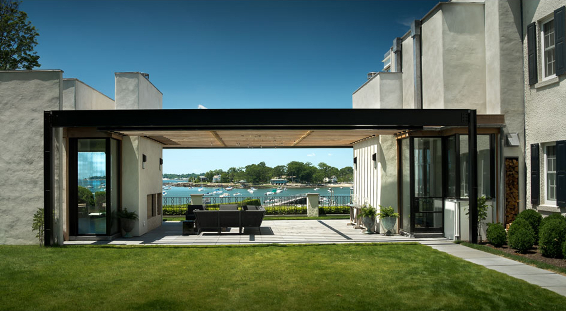 A Darien, CT waterfront constructed by Ben Krupinski Builder as designed by architect Michael Haverland. Photo: Michael Biondo