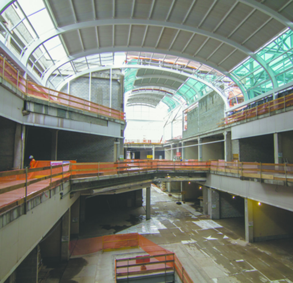 Integrated waterproofing: PENETRON ADMIX was added to 1,200 m3 (1,570 cubic yards) of concrete for both the underground and rooftop water reservoirs at the Rio Mar Mall in Fortaleza, Brazil.