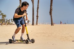 Cali Drift Blurs Line Between Electric Skateboard and Electric Scooter