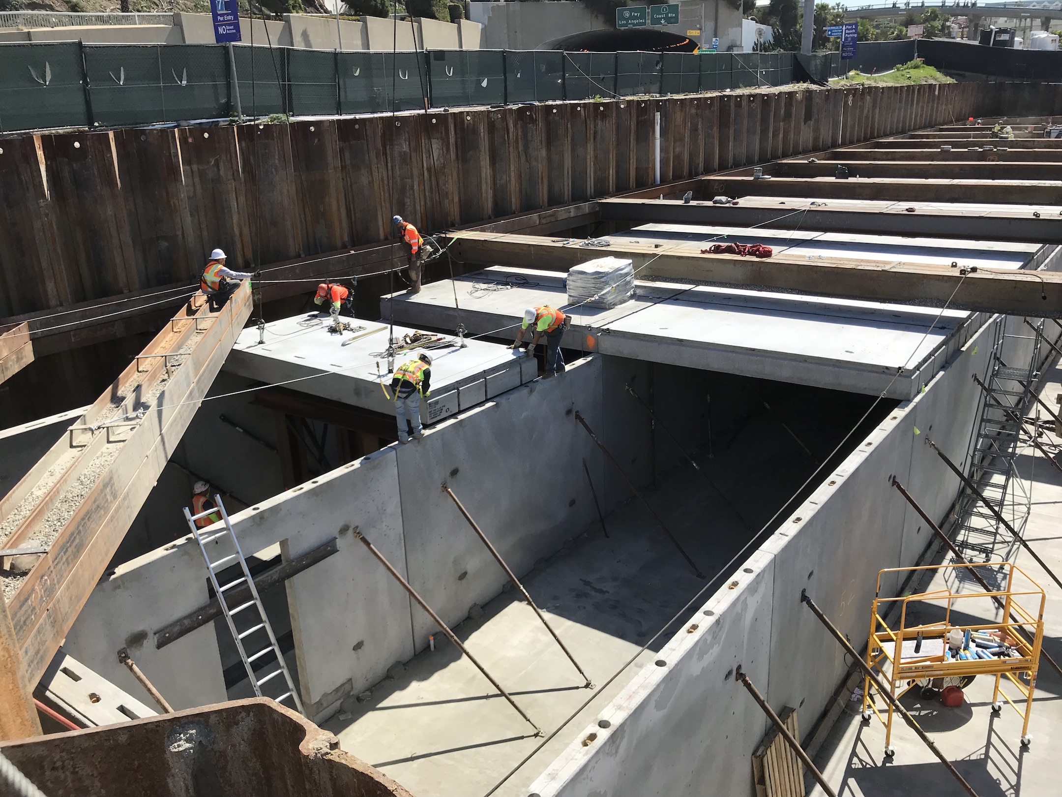 Finishing touches to the tunnels: Pre-cast (and PENETRON ADMIX-treated) covers are put in place at the Santa Monica Urban Runoff Recycling Facility (SMURRF) in California.