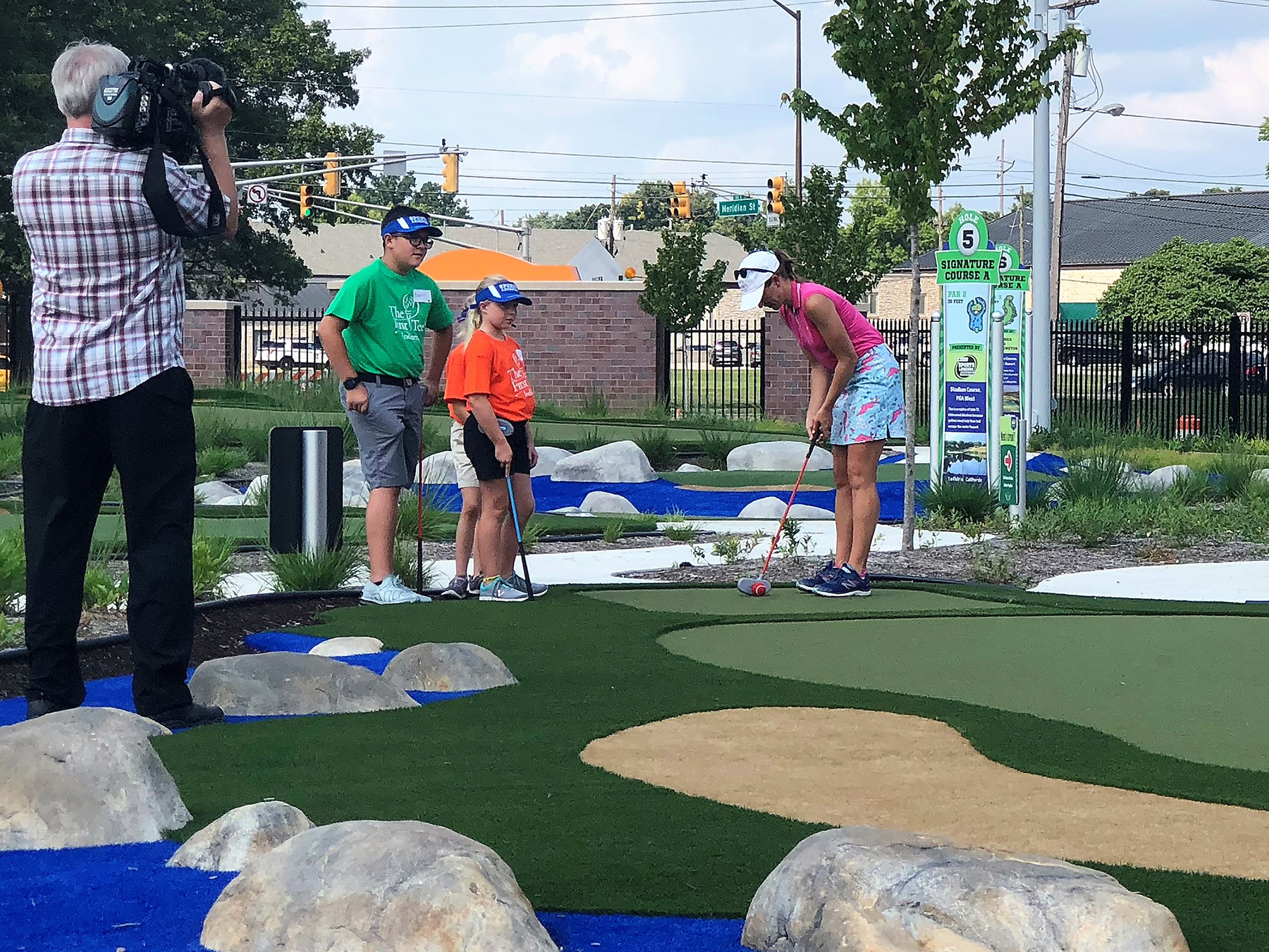 LPGA pro Danah Bordner (splits her time between Indianapolis, IN and Ohio) shared skills and secrets to success with youngsters at The Children’s Museum of Indianapolis.