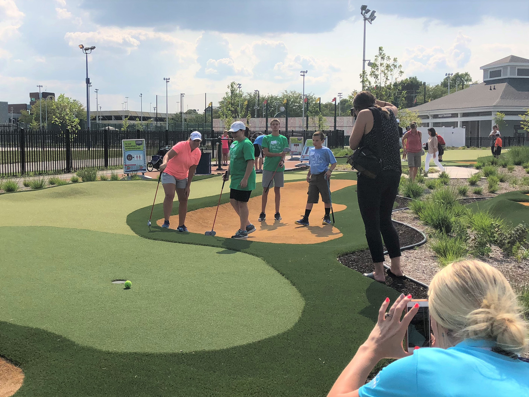LPGA pro Lauren Coughlin (splits her time between Charlottesville, VA and Houston, TX) shared skills and secrets to success with youngsters at The Children’s Museum of Indianapolis.
