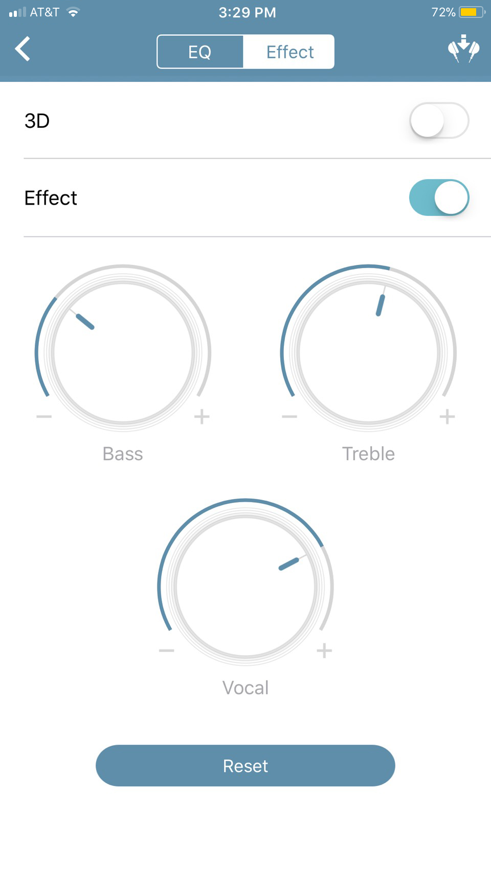 Customizable effects include bass, treble and vocal adjustments, and 3D surround sound