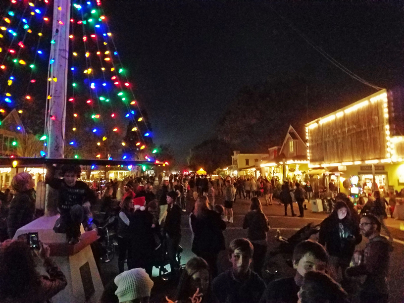 December 1, 2018: Wine Country Town of Los Olivos, CA, in Santa Barbara County's Santa Ynez Valley, Kicks Off the Holiday Season with "Olde Fashioned Christmas" Event