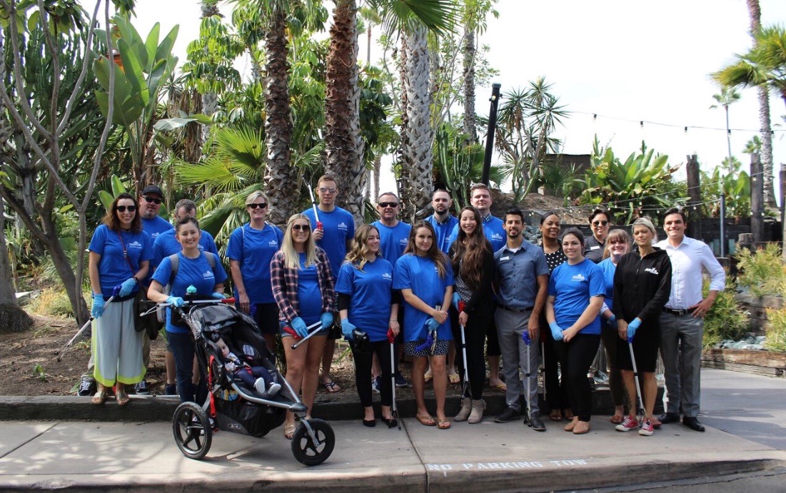Front Desk Supply Beach Cleanup 2018 Group Pic